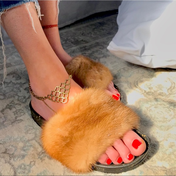 REAL MINK SLIDES AND SANDALS - Picture 4 of 9